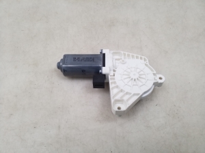 Front door window regulator motor - 5Q4959801B