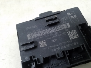 Volkswagen Passat B8 (2014–2023) Front door control unit 5Q0959593E - 4