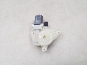 Volkswagen Passat B8 (2014–2023) Hinterer Seitentür-Fensterhebermotor 5Q4959802D - 4