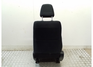 TOYOTA RAV 4 A4 (2012–2018) Esiiste ja selle osad - 4
