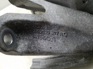  Engine holder 