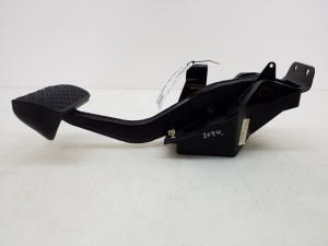Mercedes Benz S-Class 221 (2005–2013) Piduripedaal A2402900218 - 2