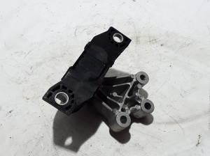  Engine holder 