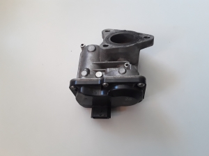  EGR valve 