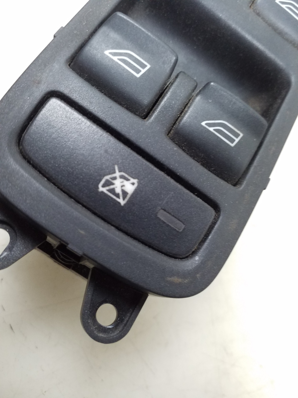 VOLVO V50 1 generation (2003-2012) Commutateur de fenêtre de porte avant gauche 30710787 24956418