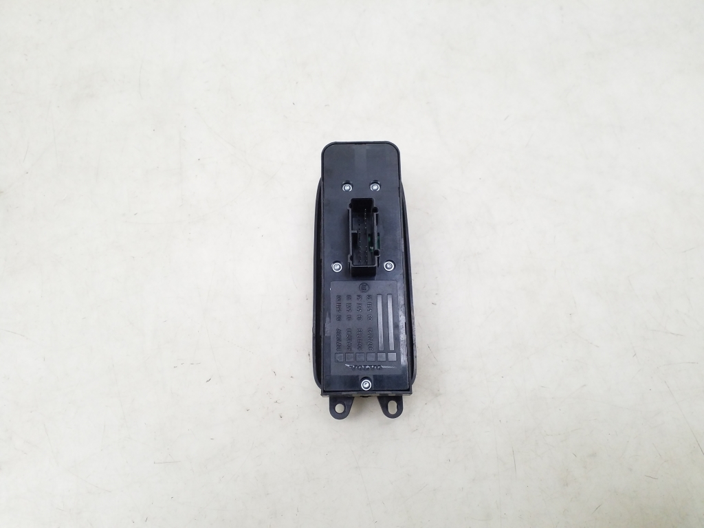 VOLVO V50 1 generation (2003-2012) Commutateur de fenêtre de porte avant gauche 30710787 24956418