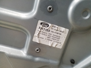 Ford C-MAX (2003–2010) Aizmugurējo sānu durvju logu pacēlājs un tā detaļas 3M51R24994GM - 5