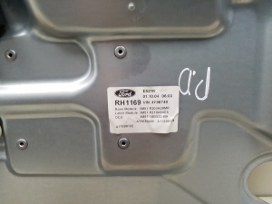 Ford C-MAX (2003–2010) Priekšējo durvju logu pacēlājs un tā daļas 3M51R203A28MR - 3
