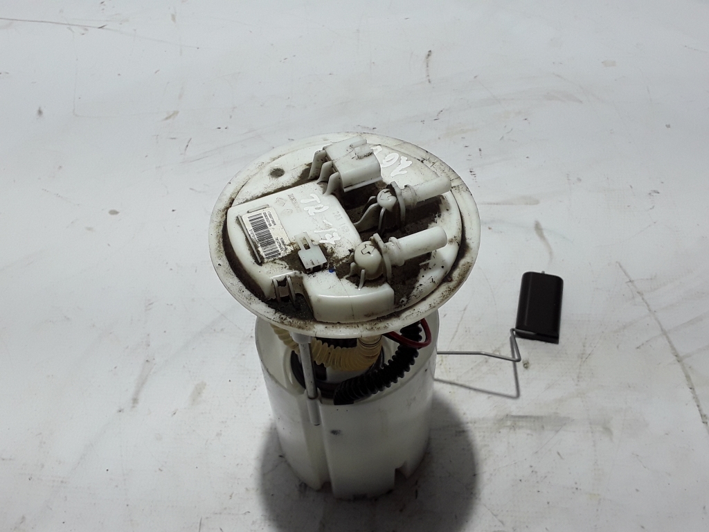 Used RENAULT Trafic Fuel pump in the tank 172027392R