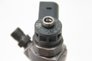  Fuel injector 