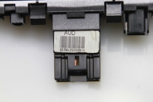 Hyundai ix35 (2009–2015) Warnblinkschalter 937902S000BLH - 3