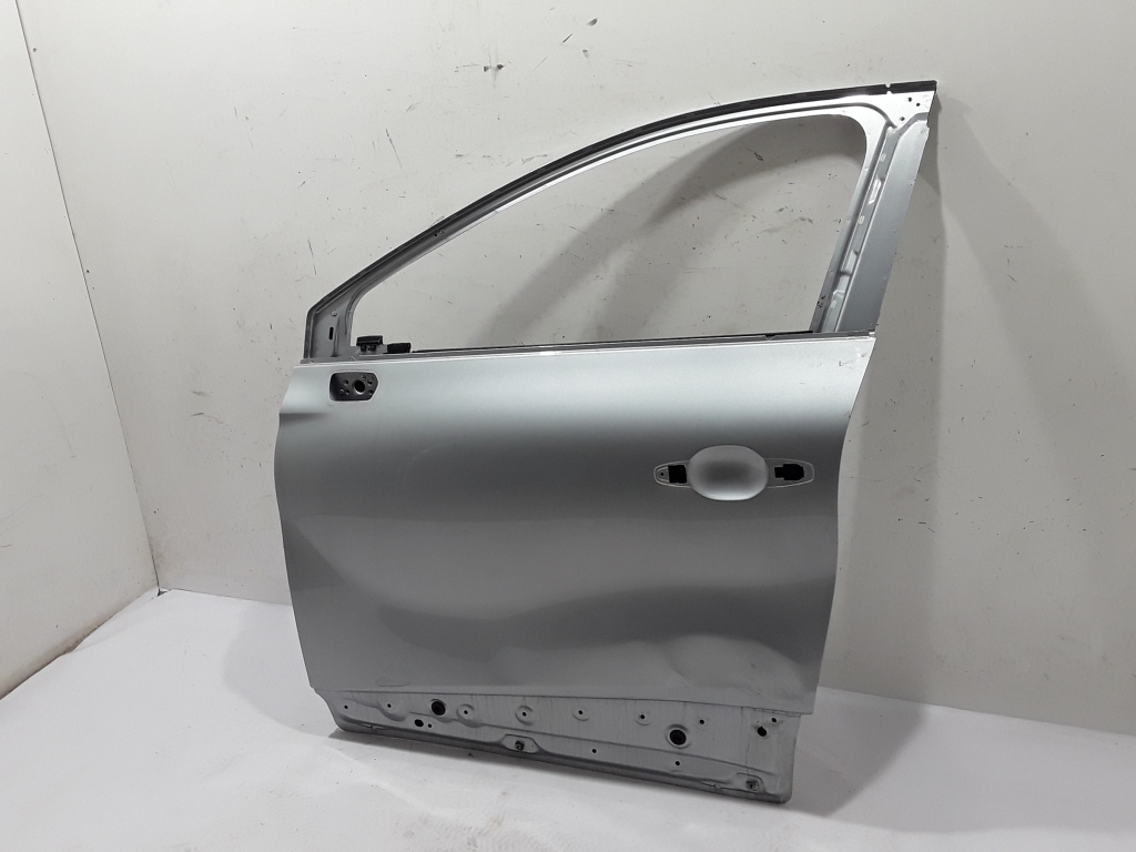 Used RENAULT Captur Front door 801012447R