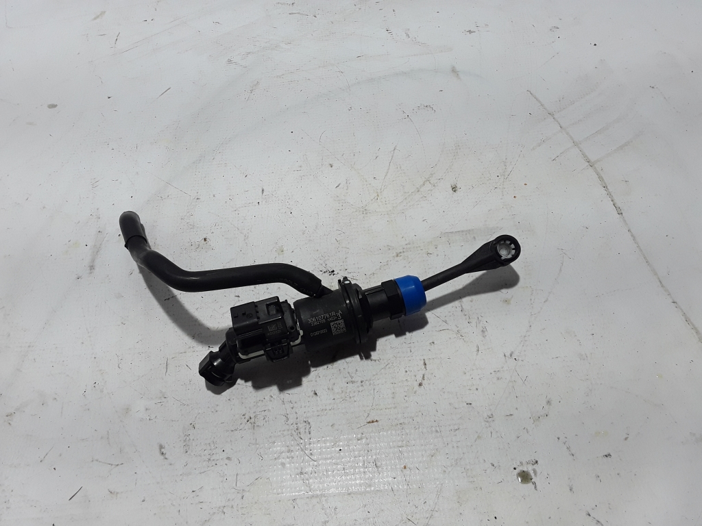 Used RENAULT Captur Clutch cylinder working 306107761R