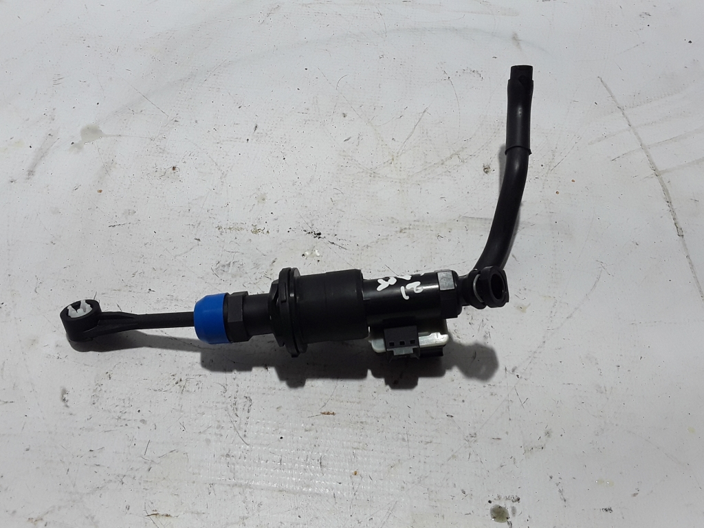 Used RENAULT Captur Clutch cylinder working 306107761R