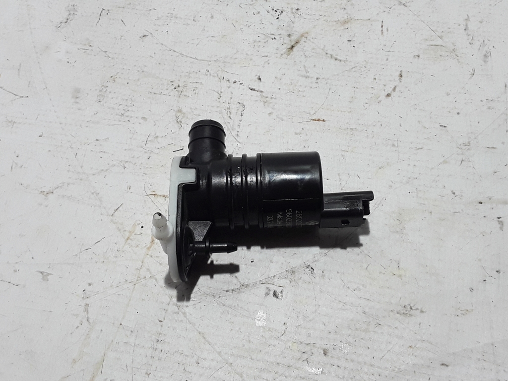 Used RENAULT Captur Front window washer motor 289209776R