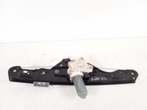 Rear side door window regulator and its parts