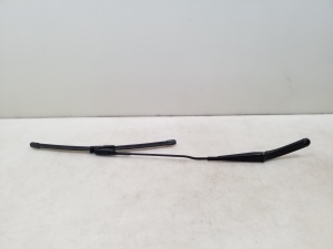  Windshield wiper blade 