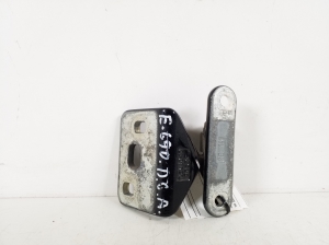Mercedes Benz E-Class W211 (2002–2009) Rear side door lower hinge - 2