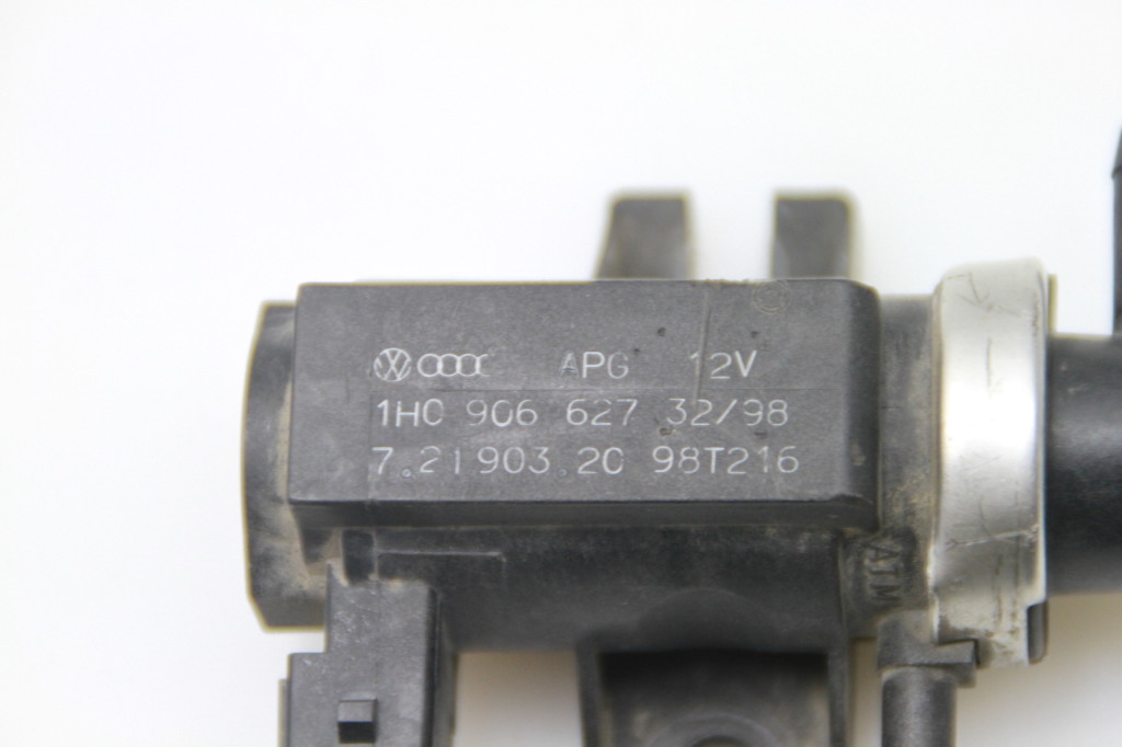 AUDI A4 B5/8D (1994-2001) Solenoid Valve 1H0906627 25060110