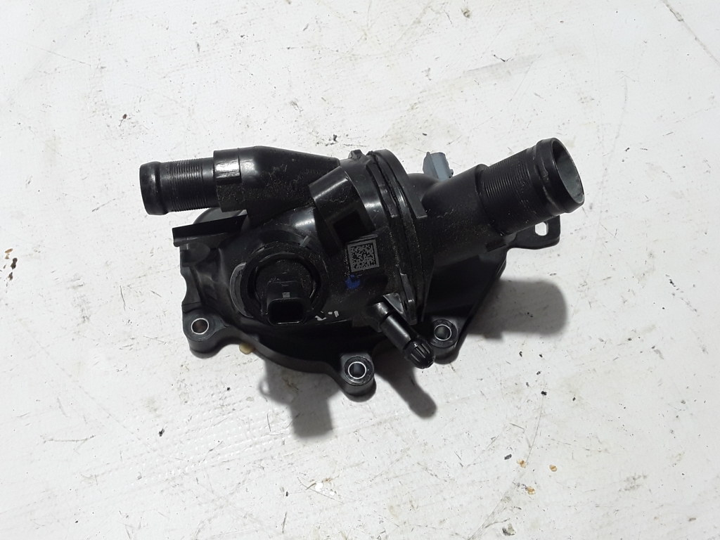 Used RENAULT Captur Thermostat housing 110609301R