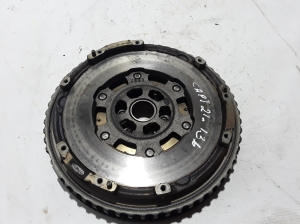   Clutch flywheel 