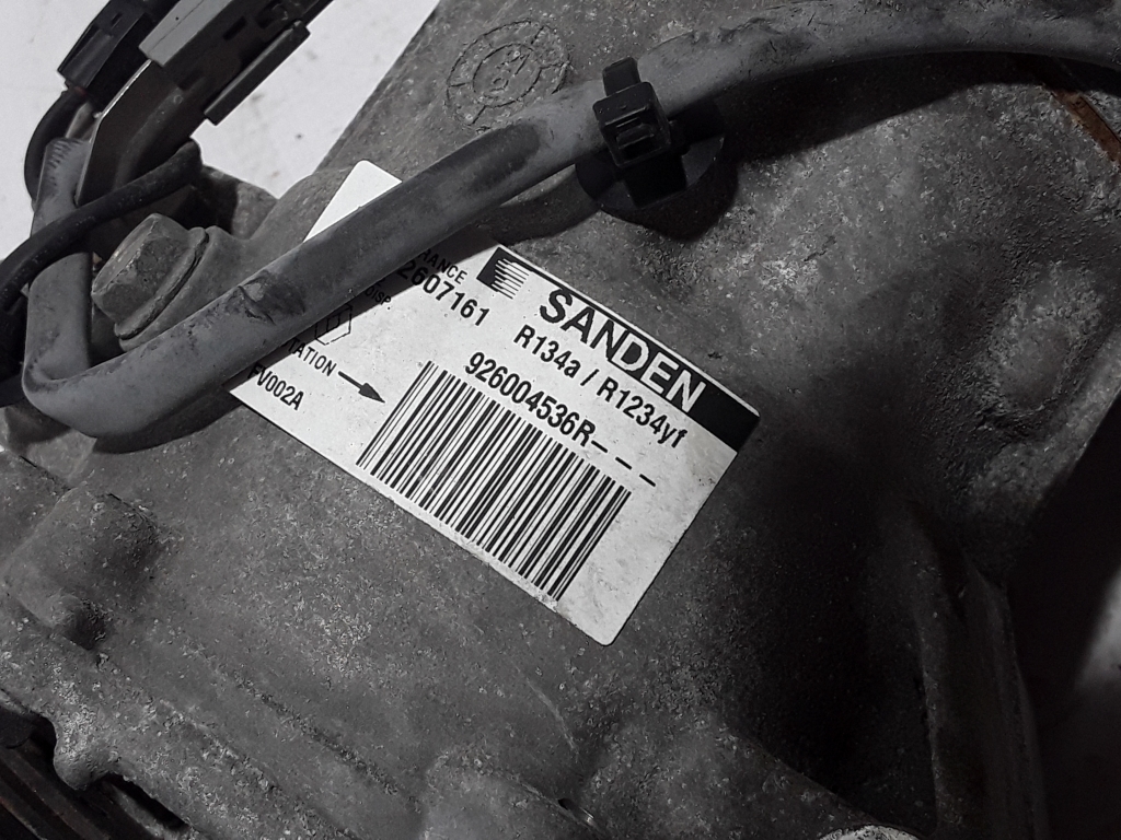 Used RENAULT Captur Air conditioner compressor 926004536R