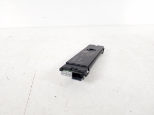 Mercedes Benz C-Class 205 (2014–2021) Antenna amplifier A1668201289 - 3