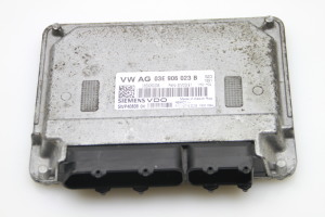 Calculateur moteur - 03E906023B
