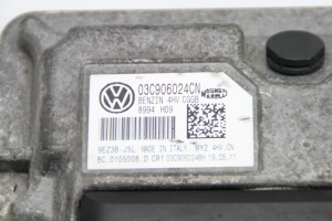Volkswagen Polo V (2009–2017) Mootori juhtplokk 03C906024CN - 2