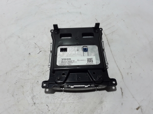 VOLVO V60 (2018–2026) Screen 32247465 - 2