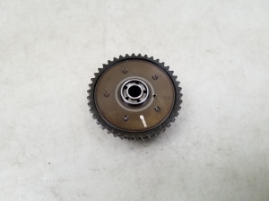  Pulley on camshaft 