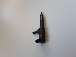  Fuel injector 