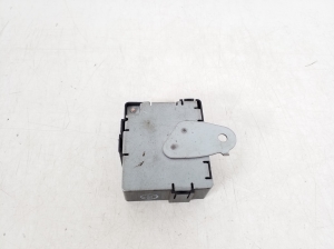 TOYOTA Corola Verso E12 (2001–2004) Centrālās atslēgas vadības bloks 89741-13040 - 3