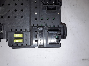 VOLVO V70 II (2000–2007) Kaitsmekarp salongis 8676391 - 2