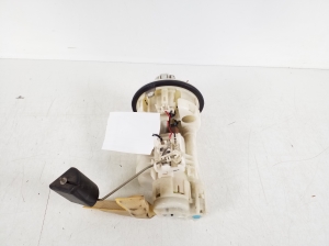 Pompe à carburant dans le réservoir - 77020-12490
