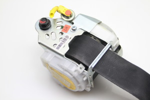Hyundai i30 (2011–2017) Front seat belt 88810A6100 - 4