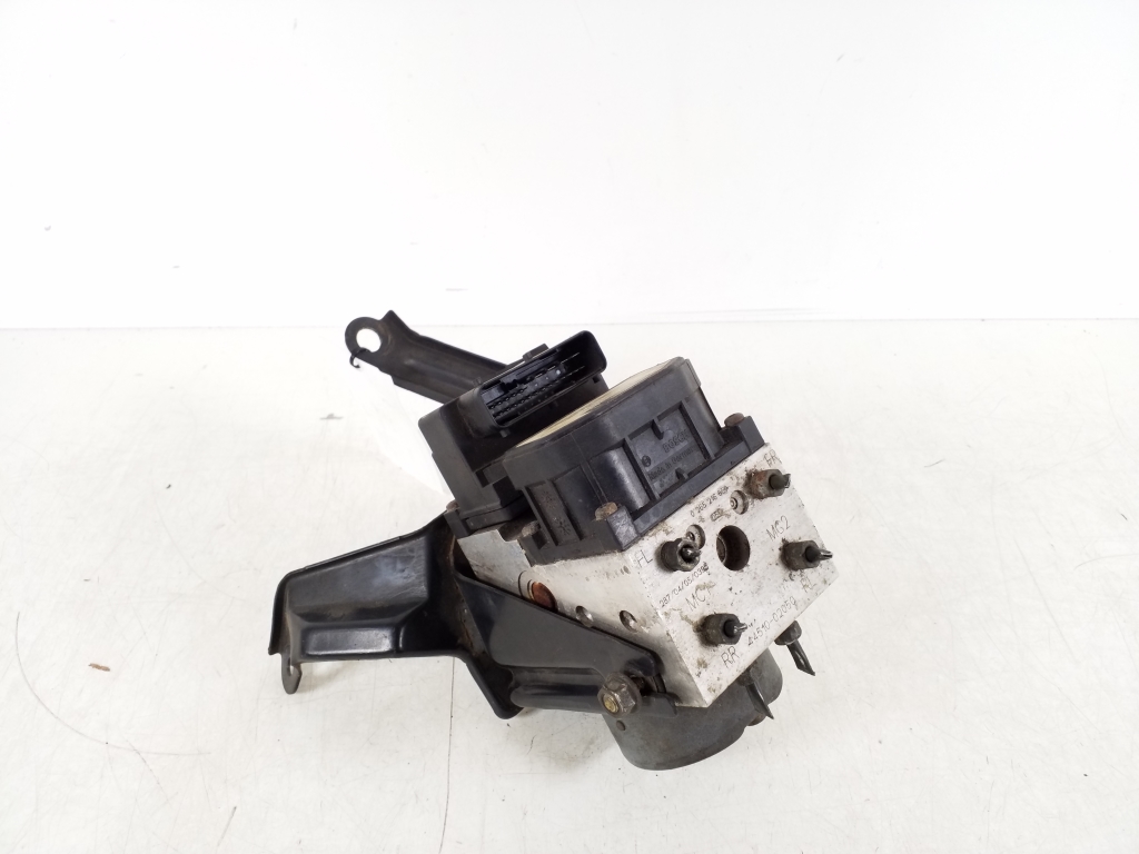 TOYOTA Corolla 9 generation E120/E130 (2000-2007) ABS Pump 89541-02030 21438359