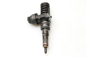  Fuel injector 