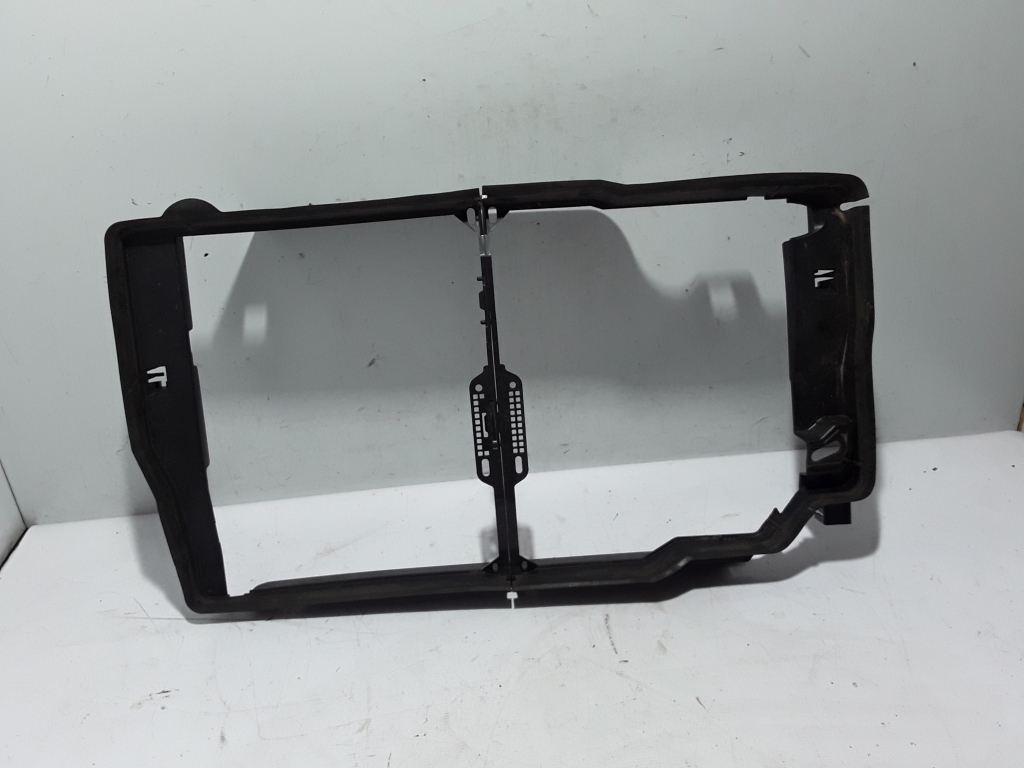 Used RENAULT Megane Air deflector cooling radiator 215549820R