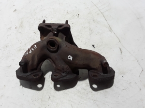 Exhaust manifold - 140042A000