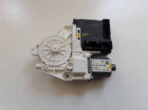 Front door window regulator motor - 1K5837401BE