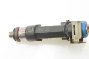  Fuel injector 