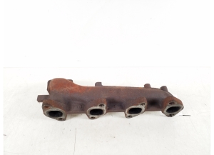  Exhaust manifold 