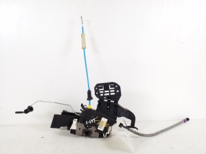Mercedes Benz A-Class 176 (2012–2018) Front door lock A1667200735 - 4