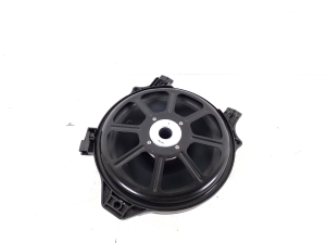 Mercedes Benz S-Class 222 (2013–2020) Kõlar A2228203602 - 3