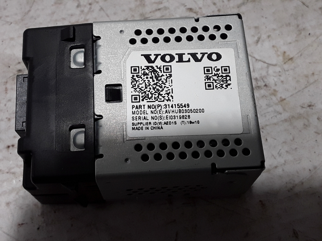 VOLVO S90 2 generation (2016-2023) Connecteurs supplémentaires pour lecteur de musique 31415549 20997507