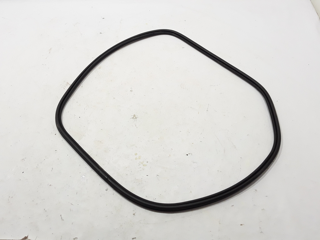 Used VOLVO S90 Rear side door sealing rubber 31365734