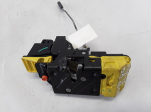 VOLVO XC70 (2000–2007) Rear side door lock 8650554 - 4