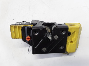 VOLVO S80 I (1998–2006) Rear side door lock 30784977 - 3