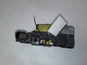 VOLVO S80 I (1998–2006) Rear side door lock 30784977 - 5
